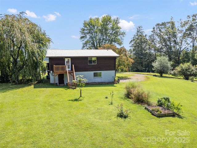 25 Tarhelia Lane, Whittier, NC 28789