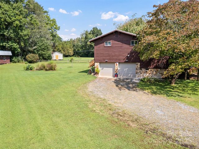 25 Tarhelia Lane, Whittier, NC 28789