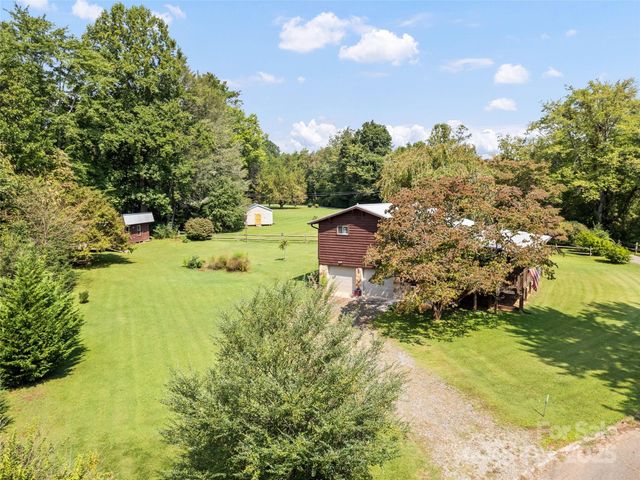 25 Tarhelia Lane, Whittier, NC 28789