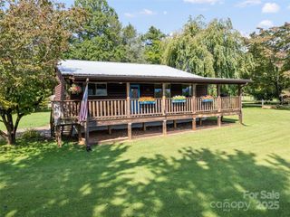 25 Tarhelia Lane, Whittier, NC 28789