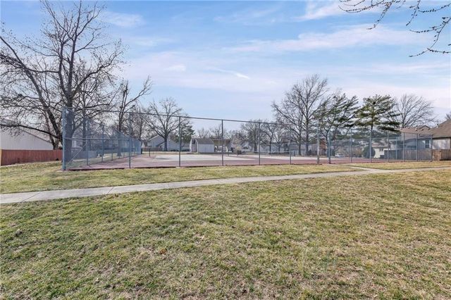 6010 N Bellefontaine Avenue, Gladstone, MO 64119