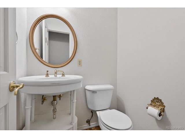 6161 S Niagara Way, Centennial, CO 80111