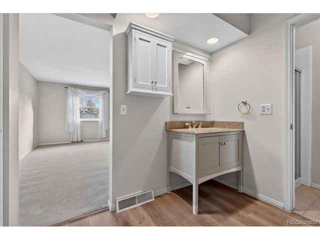 6161 S Niagara Way, Centennial, CO 80111