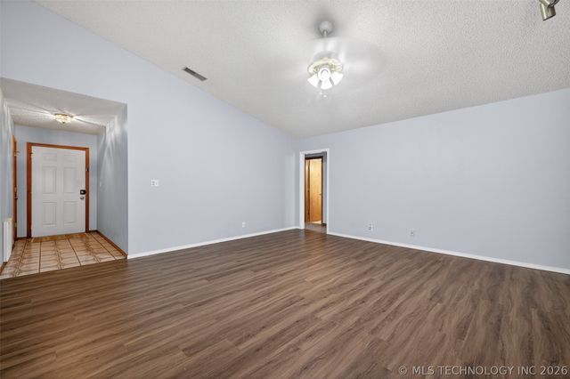 1259 N Peninsula Drive, Cleveland, OK 74020