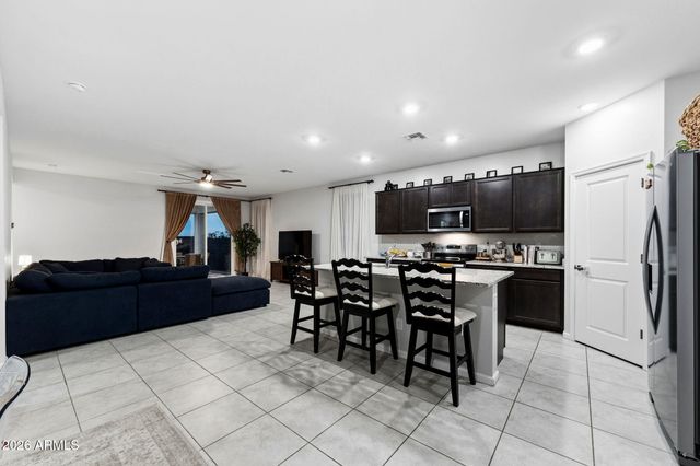 2487 E BOULDER Avenue, Apache Junction, AZ 85119