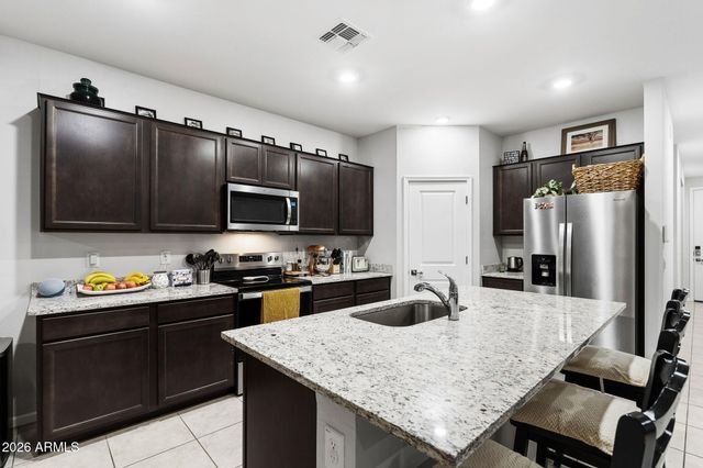 2487 E BOULDER Avenue, Apache Junction, AZ 85119