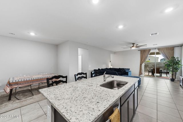 2487 E BOULDER Avenue, Apache Junction, AZ 85119