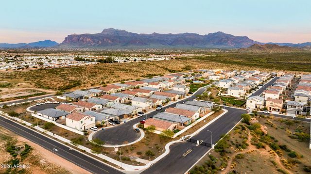 2487 E BOULDER Avenue, Apache Junction, AZ 85119