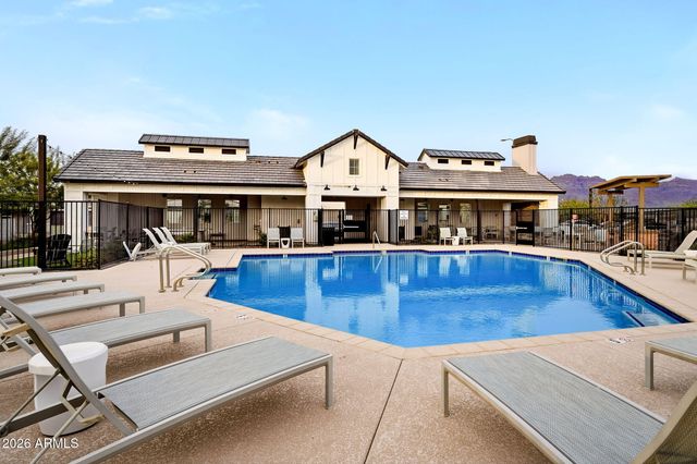 2487 E BOULDER Avenue, Apache Junction, AZ 85119