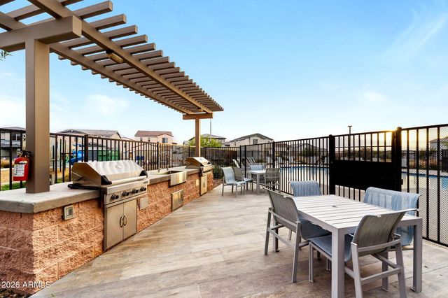 2487 E BOULDER Avenue, Apache Junction, AZ 85119