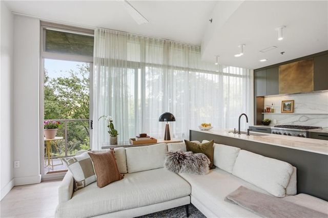 905 Juniper Street NE 516, Atlanta, GA 30309