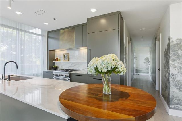 905 Juniper Street NE 516, Atlanta, GA 30309
