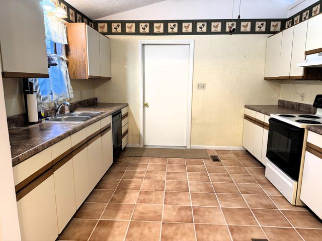 294 W Landing Terrace Drive, Winamac, IN 46996