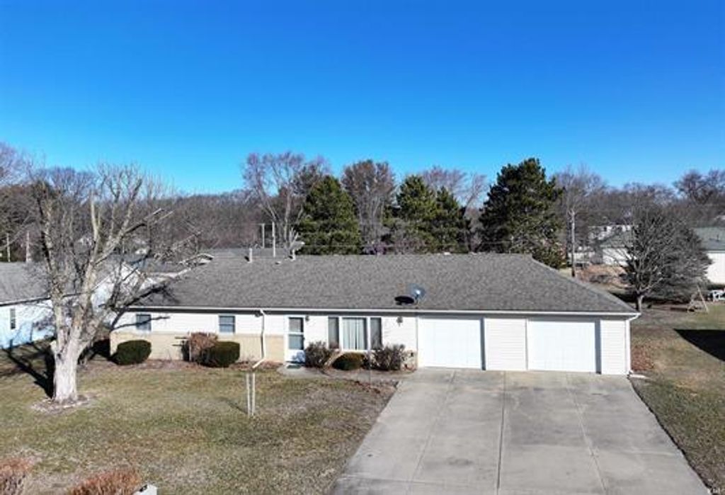 294 W Landing Terrace Drive, Winamac, IN 46996
