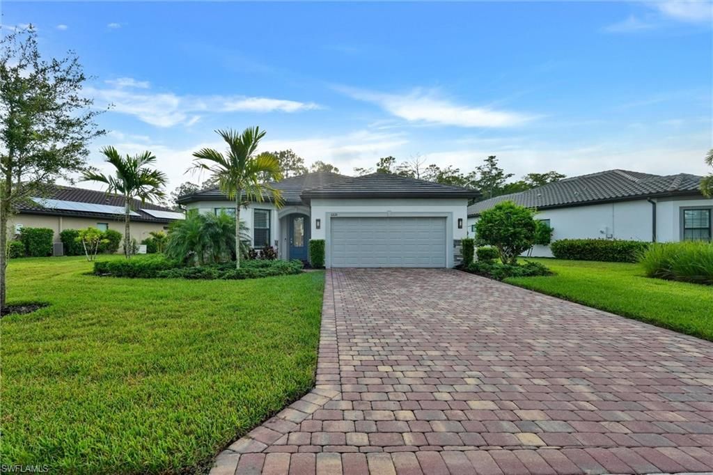 6820 Winding Cypress DR, NAPLES, FL 34114 — photo 2