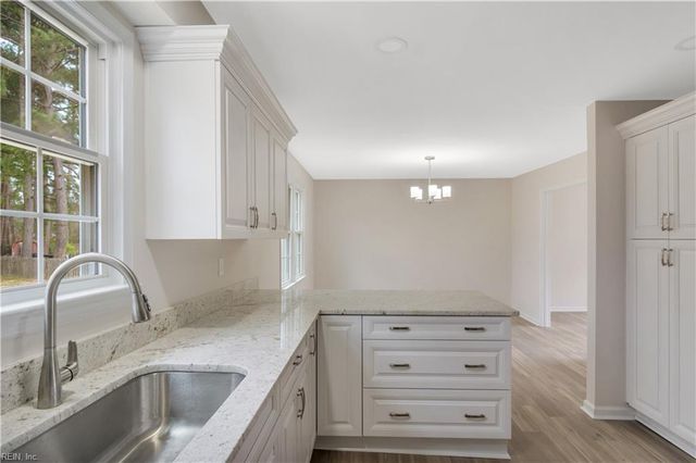 4 Wendell CIR, Poquoson, VA 23662