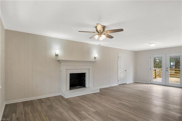 4 Wendell CIR, Poquoson, VA 23662