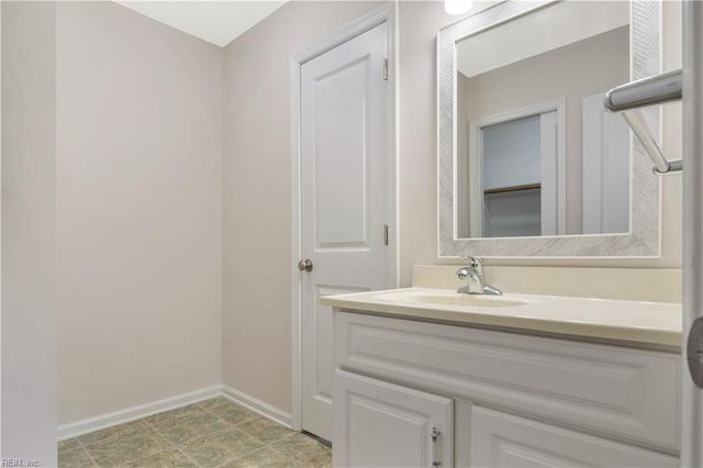 4 Wendell CIR, Poquoson, VA 23662