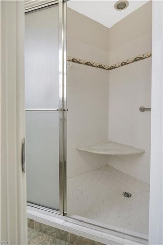 4 Wendell CIR, Poquoson, VA 23662