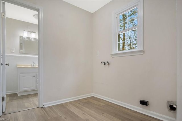 4 Wendell CIR, Poquoson, VA 23662