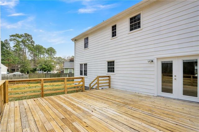 4 Wendell CIR, Poquoson, VA 23662