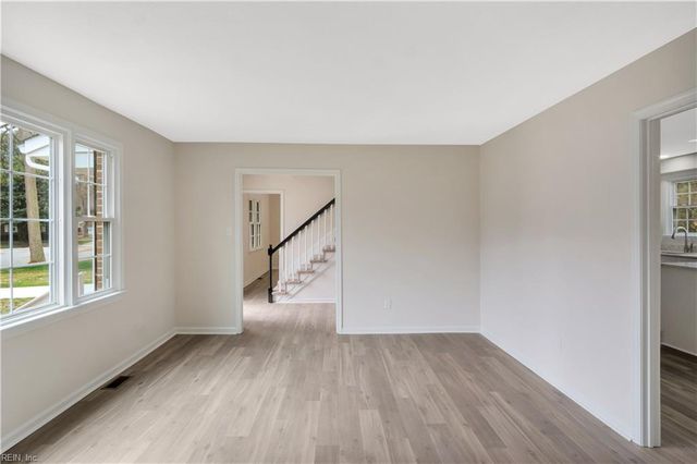 4 Wendell CIR, Poquoson, VA 23662