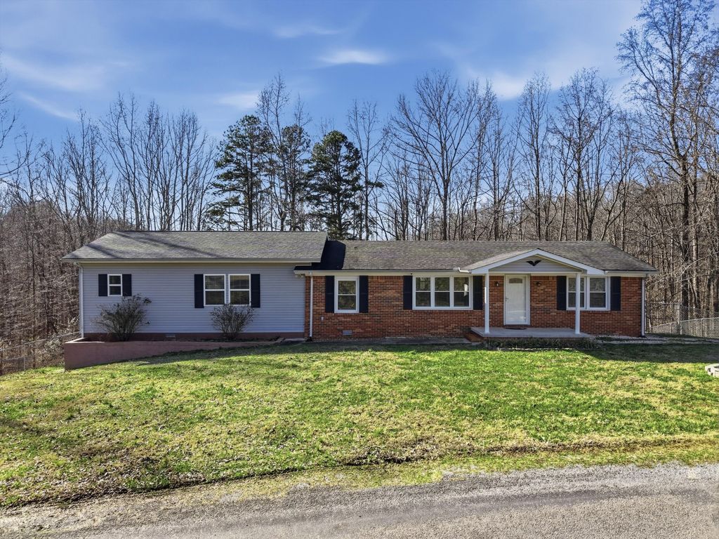 181 Falling Water Rd, Sparta, TN 38583