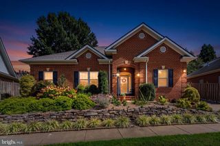 256 CARRIAGE CHASE CIR, Warrenton, VA 20186