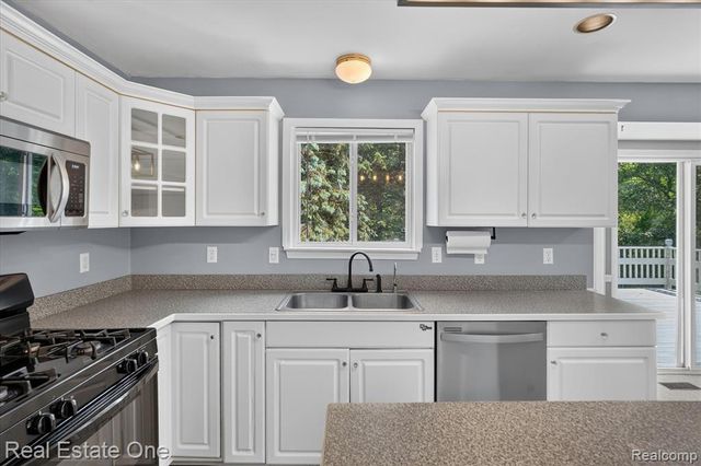 9610 Forest Ridge Drive, Clarkston, MI 48348