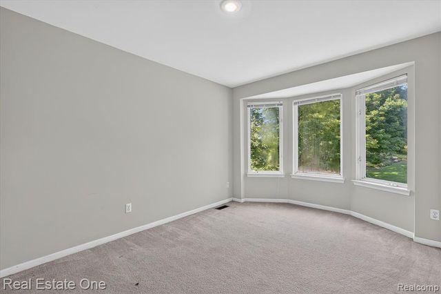 9610 Forest Ridge Drive, Clarkston, MI 48348