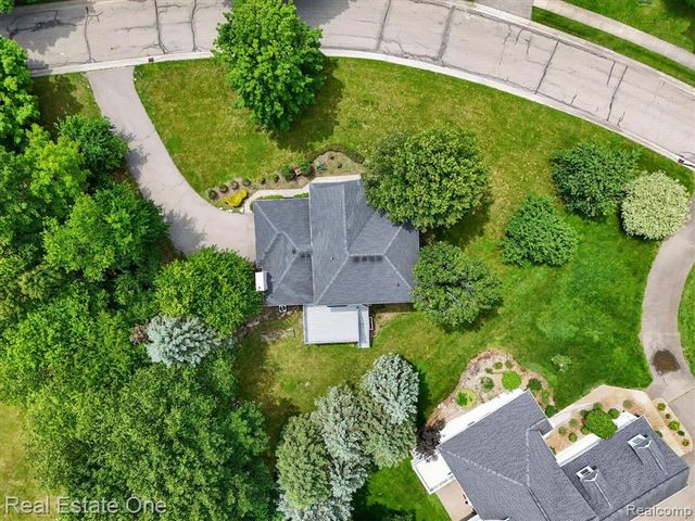 9610 Forest Ridge Drive, Clarkston, MI 48348