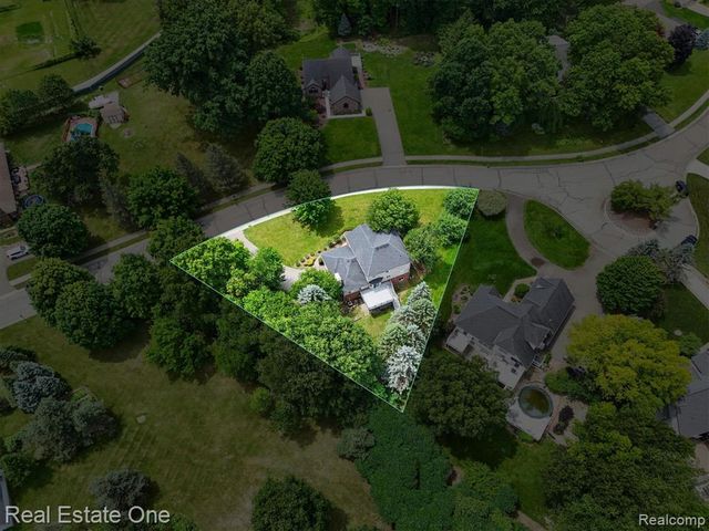 9610 Forest Ridge Drive, Clarkston, MI 48348