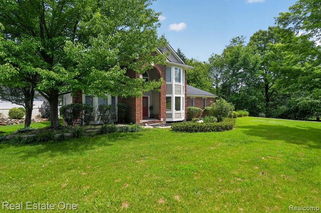9610 Forest Ridge Drive, Clarkston, MI 48348