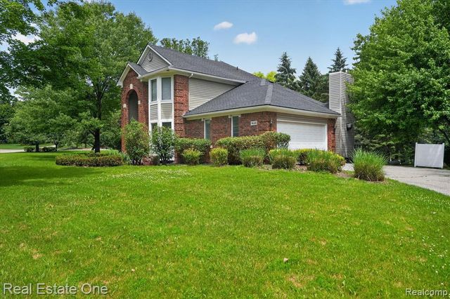 9610 Forest Ridge Drive, Clarkston, MI 48348