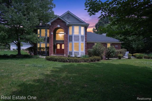 9610 Forest Ridge Drive, Clarkston, MI 48348