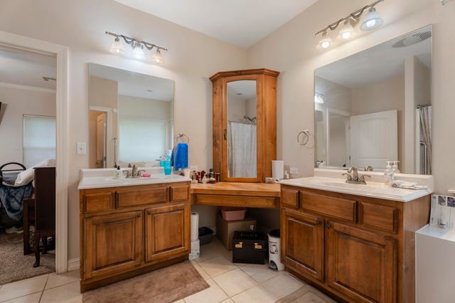 1201 Harber Oaks Loop, Grove, OK 74344