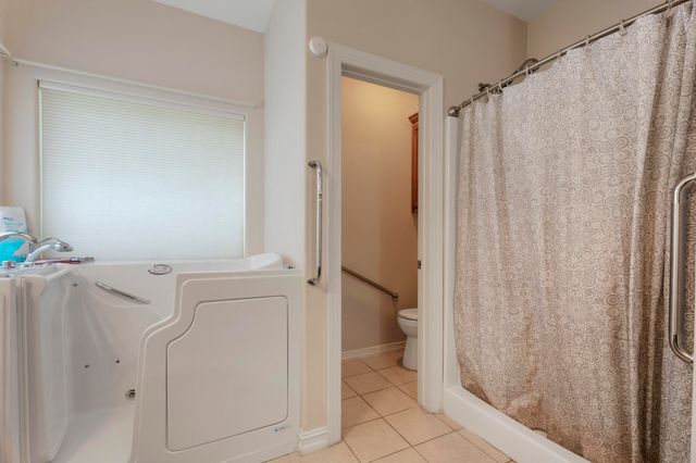 1201 Harber Oaks Loop, Grove, OK 74344