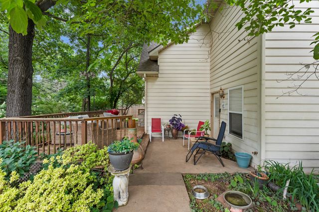 1201 Harber Oaks Loop, Grove, OK 74344