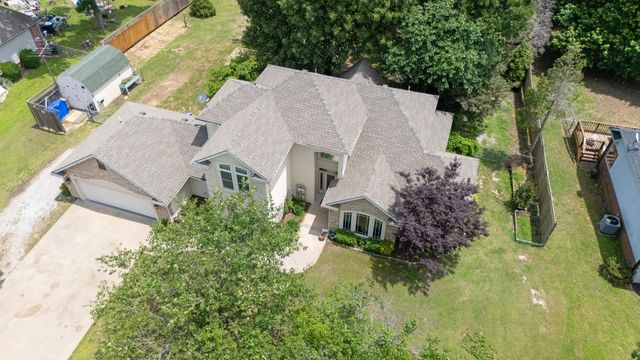 1201 Harber Oaks Loop, Grove, OK 74344