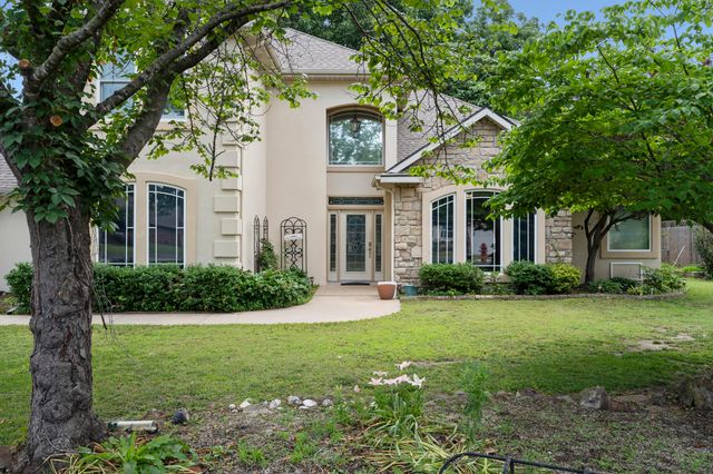 1201 Harber Oaks Loop, Grove, OK 74344