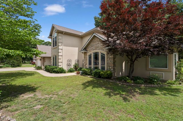 1201 Harber Oaks Loop, Grove, OK 74344