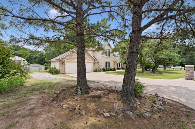 1201 Harber Oaks Loop, Grove, OK 74344