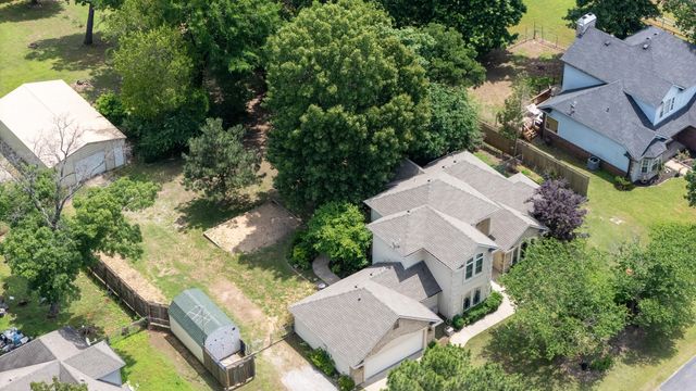 1201 Harber Oaks Loop, Grove, OK 74344