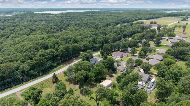 1201 Harber Oaks Loop, Grove, OK 74344