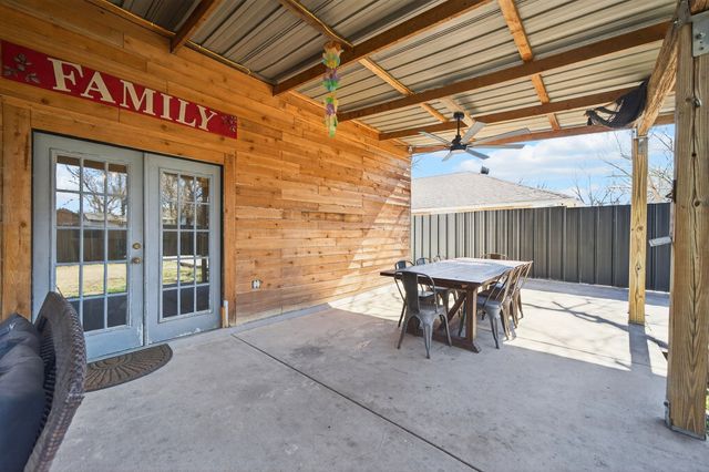 607 Bethpage Avenue, Dallas, TX 75217