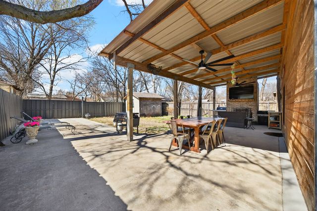 607 Bethpage Avenue, Dallas, TX 75217