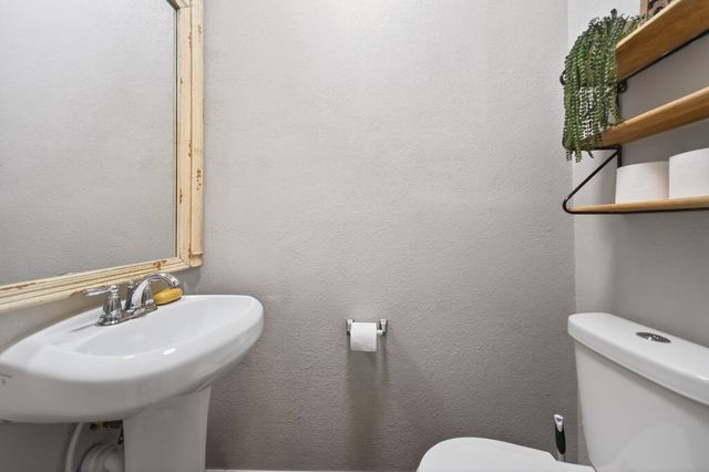 607 Bethpage Avenue, Dallas, TX 75217