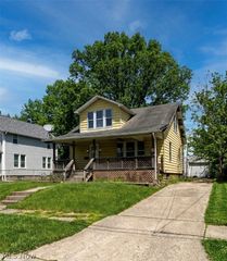 1570 Bonnie Brae Avenue NE, Warren, OH 44483