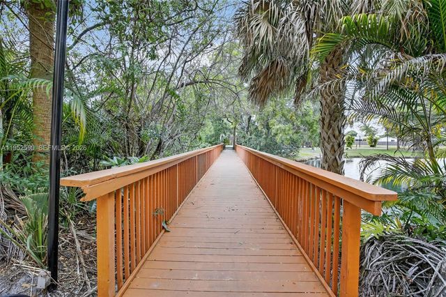 9999 Summerbreeze Dr 401, Sunrise, FL 33322