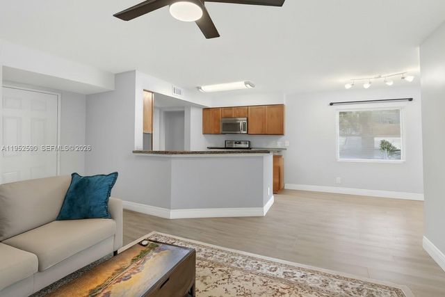 9999 Summerbreeze Dr 401, Sunrise, FL 33322